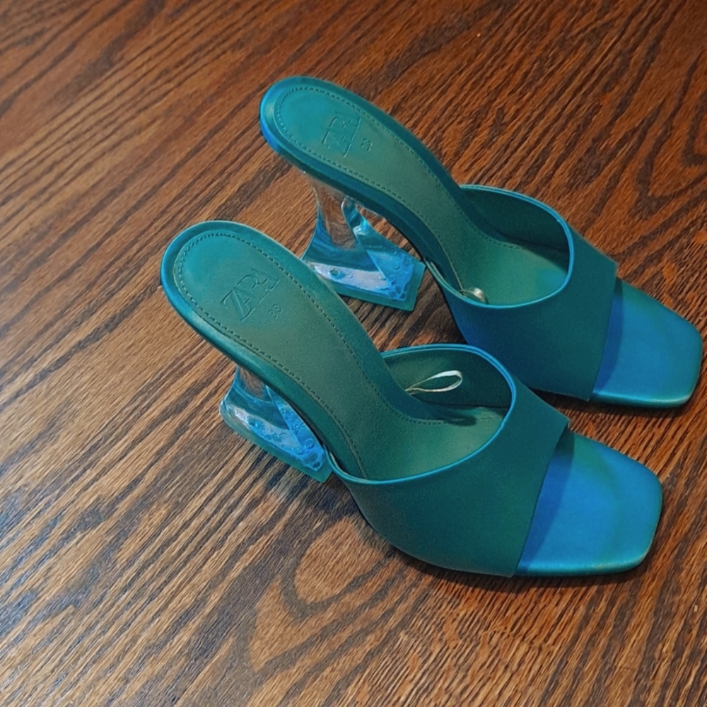 Teal Zara heels - NWOT